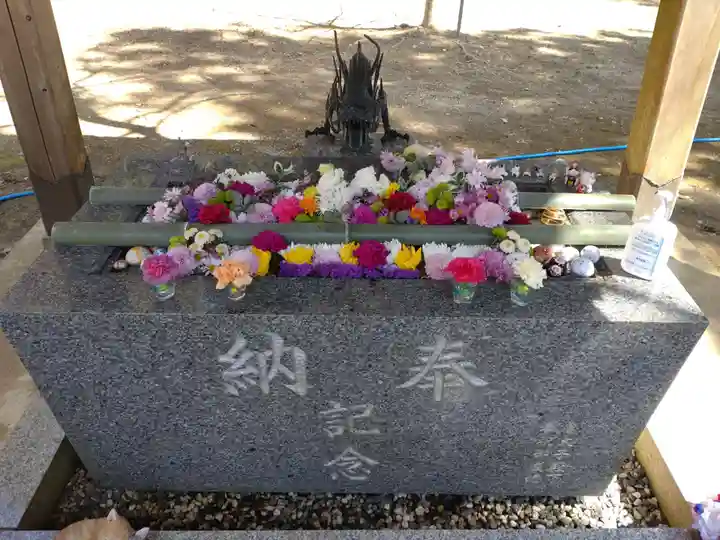 正一位 若草稲荷神社の手水舎