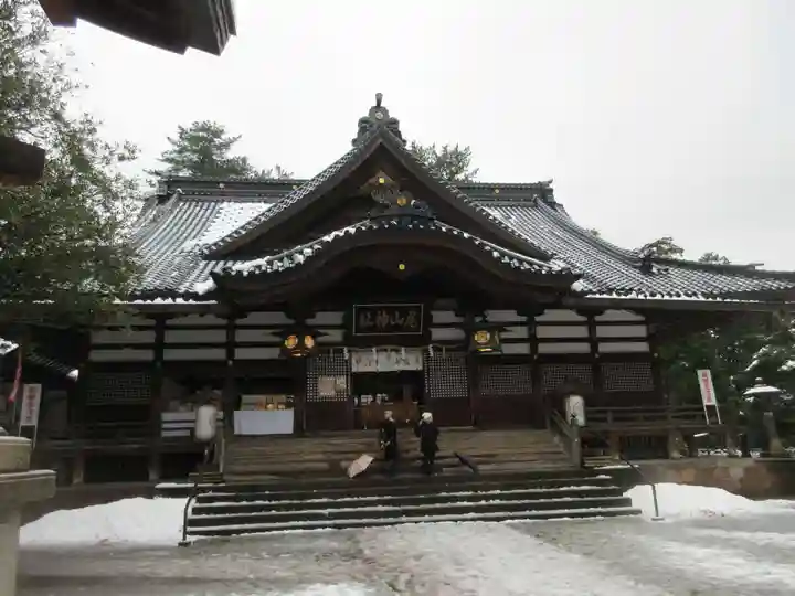 尾山神社の本殿・本堂