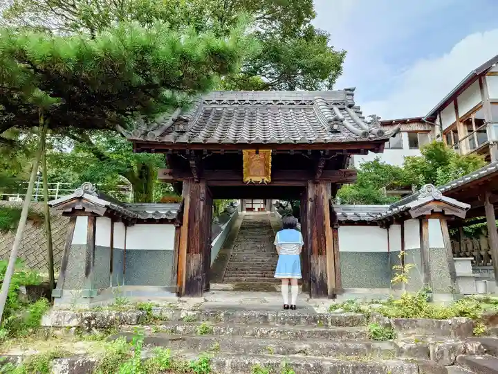 弘誓院の山門・神門