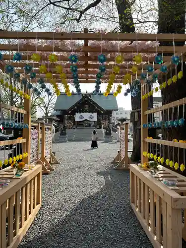 札幌諏訪神社の山門・神門