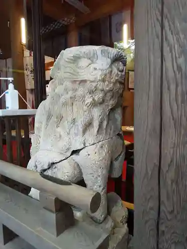 雄山神社前立社壇の狛犬