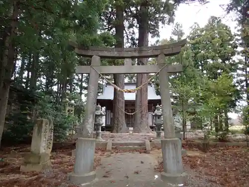 八雲神社・境内飯豊和気神社遥拝殿の鳥居