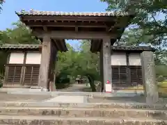 繁多寺の山門