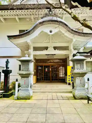 持寳院(多氣山不動尊)の{uncategorized: "未分類", other: "その他", undefined: "問題あり", building: "その他建物", grave: "お墓", sacred_gate: "鳥居", guardian: "狛犬", statue: "像", buddha: "仏像", history: "歴史", nature: "自然", garden: "庭園", animal: "動物", pagoda: "塔", temizu: "手水舎", mountain_gate: "山門・神門", sanctuary: "本殿・本堂", subordinate: "末社・摂社", art: "芸術", scenery: "景色", jizo: "地蔵", ema: "絵馬", goshuin: "御朱印", omikuji: "おみくじ", items: "授与品その他", amulet: "お守り", goshuincho: "御朱印帳", eats: "食事", festival: "お祭り", votive_dance: "神楽", shichigosan: "七五三参", wedding: "結婚式", experience: "体験その他", initially: "初詣", around: "周辺", anti_infection: "感染症対策"}