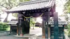 松本神社の山門