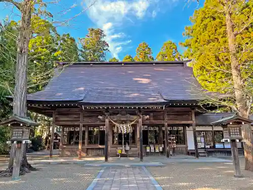 鎮守府八幡宮の本殿