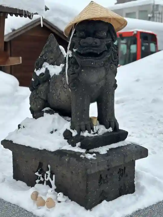 札幌諏訪神社の{uncategorized: "未分類", other: "その他", undefined: "問題あり", building: "その他建物", grave: "お墓", sacred_gate: "鳥居", guardian: "狛犬", statue: "像", buddha: "仏像", history: "歴史", nature: "自然", garden: "庭園", animal: "動物", pagoda: "塔", temizu: "手水舎", mountain_gate: "山門・神門", sanctuary: "本殿・本堂", subordinate: "末社・摂社", art: "芸術", scenery: "景色", jizo: "地蔵", ema: "絵馬", goshuin: "御朱印", omikuji: "おみくじ", items: "授与品その他", amulet: "お守り", goshuincho: "御朱印帳", eats: "食事", festival: "お祭り", votive_dance: "神楽", shichigosan: "七五三参", wedding: "結婚式", experience: "体験その他", initially: "初詣", around: "周辺", anti_infection: "感染症対策"}