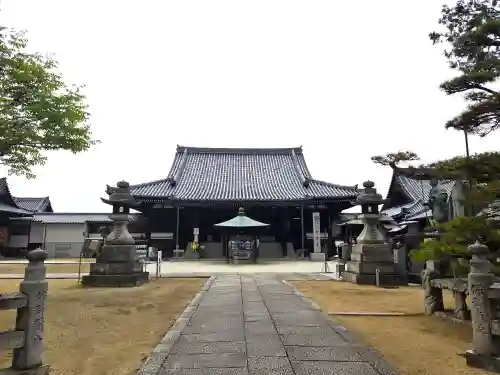 金倉寺の本殿・本堂
