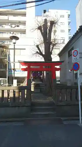 二ツ谷稲荷神社の鳥居