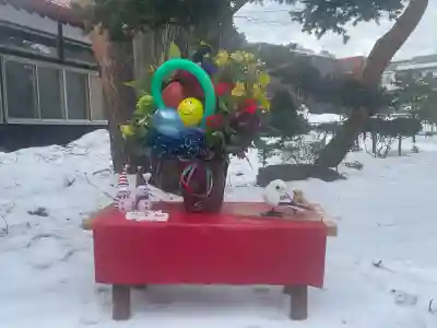 札幌護國神社の{uncategorized: "未分類", other: "その他", undefined: "問題あり", building: "その他建物", grave: "お墓", sacred_gate: "鳥居", guardian: "狛犬", statue: "像", buddha: "仏像", history: "歴史", nature: "自然", garden: "庭園", animal: "動物", pagoda: "塔", temizu: "手水舎", mountain_gate: "山門・神門", sanctuary: "本殿・本堂", subordinate: "末社・摂社", art: "芸術", scenery: "景色", jizo: "地蔵", ema: "絵馬", goshuin: "御朱印", omikuji: "おみくじ", items: "授与品その他", amulet: "お守り", goshuincho: "御朱印帳", eats: "食事", festival: "お祭り", votive_dance: "神楽", shichigosan: "七五三参", wedding: "結婚式", experience: "体験その他", initially: "初詣", around: "周辺", anti_infection: "感染症対策"}