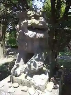 三日月神社の狛犬