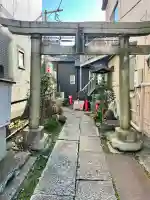 三峯神社の{uncategorized: "未分類", other: "その他", undefined: "問題あり", building: "その他建物", grave: "お墓", sacred_gate: "鳥居", guardian: "狛犬", statue: "像", buddha: "仏像", history: "歴史", nature: "自然", garden: "庭園", animal: "動物", pagoda: "塔", temizu: "手水舎", mountain_gate: "山門・神門", sanctuary: "本殿・本堂", subordinate: "末社・摂社", art: "芸術", scenery: "景色", jizo: "地蔵", ema: "絵馬", goshuin: "御朱印", omikuji: "おみくじ", items: "授与品その他", amulet: "お守り", goshuincho: "御朱印帳", eats: "食事", festival: "お祭り", votive_dance: "神楽", shichigosan: "七五三参", wedding: "結婚式", experience: "体験その他", initially: "初詣", around: "周辺", anti_infection: "感染症対策"}