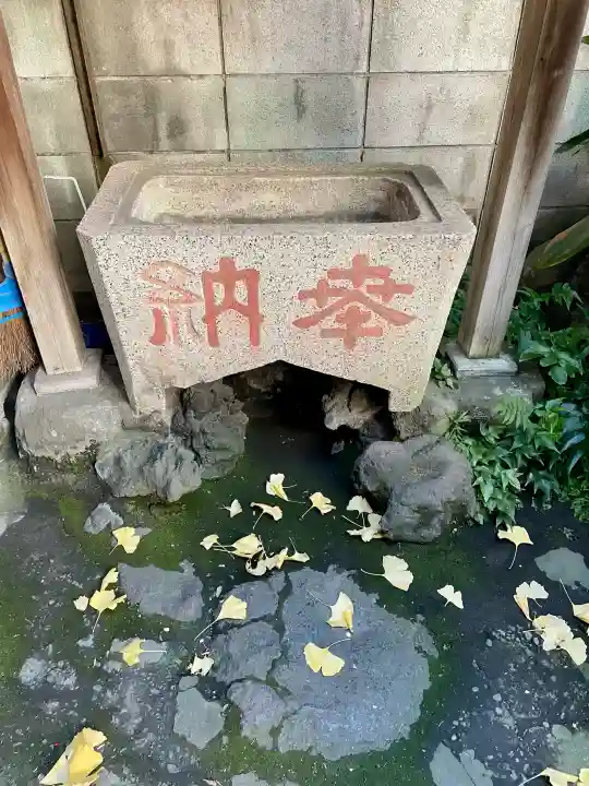 亀住稲荷神社の{uncategorized: "未分類", other: "その他", undefined: "問題あり", building: "その他建物", grave: "お墓", sacred_gate: "鳥居", guardian: "狛犬", statue: "像", buddha: "仏像", history: "歴史", nature: "自然", garden: "庭園", animal: "動物", pagoda: "塔", temizu: "手水舎", mountain_gate: "山門・神門", sanctuary: "本殿・本堂", subordinate: "末社・摂社", art: "芸術", scenery: "景色", jizo: "地蔵", ema: "絵馬", goshuin: "御朱印", omikuji: "おみくじ", items: "授与品その他", amulet: "お守り", goshuincho: "御朱印帳", eats: "食事", festival: "お祭り", votive_dance: "神楽", shichigosan: "七五三参", wedding: "結婚式", experience: "体験その他", initially: "初詣", around: "周辺", anti_infection: "感染症対策"}