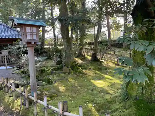 金澤神社の庭園