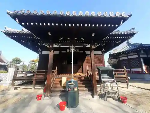 大聖勝軍寺の{uncategorized: "未分類", other: "その他", undefined: "問題あり", building: "その他建物", grave: "お墓", sacred_gate: "鳥居", guardian: "狛犬", statue: "像", buddha: "仏像", history: "歴史", nature: "自然", garden: "庭園", animal: "動物", pagoda: "塔", temizu: "手水舎", mountain_gate: "山門・神門", sanctuary: "本殿・本堂", subordinate: "末社・摂社", art: "芸術", scenery: "景色", jizo: "地蔵", ema: "絵馬", goshuin: "御朱印", omikuji: "おみくじ", items: "授与品その他", amulet: "お守り", goshuincho: "御朱印帳", eats: "食事", festival: "お祭り", votive_dance: "神楽", shichigosan: "七五三参", wedding: "結婚式", experience: "体験その他", initially: "初詣", around: "周辺", anti_infection: "感染症対策"}