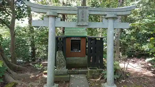 神崎神社の末社