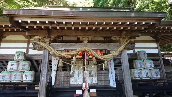 大滝神社の本殿・本堂