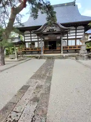 與楽寺の本殿・本堂