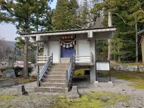 二上射水神社の本殿