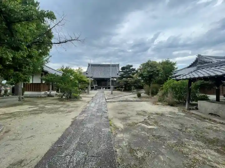 西蓮寺の{uncategorized: "未分類", other: "その他", undefined: "問題あり", building: "その他建物", grave: "お墓", sacred_gate: "鳥居", guardian: "狛犬", statue: "像", buddha: "仏像", history: "歴史", nature: "自然", garden: "庭園", animal: "動物", pagoda: "塔", temizu: "手水舎", mountain_gate: "山門・神門", sanctuary: "本殿・本堂", subordinate: "末社・摂社", art: "芸術", scenery: "景色", jizo: "地蔵", ema: "絵馬", goshuin: "御朱印", omikuji: "おみくじ", items: "授与品その他", amulet: "お守り", goshuincho: "御朱印帳", eats: "食事", festival: "お祭り", votive_dance: "神楽", shichigosan: "七五三参", wedding: "結婚式", experience: "体験その他", initially: "初詣", around: "周辺", anti_infection: "感染症対策"}