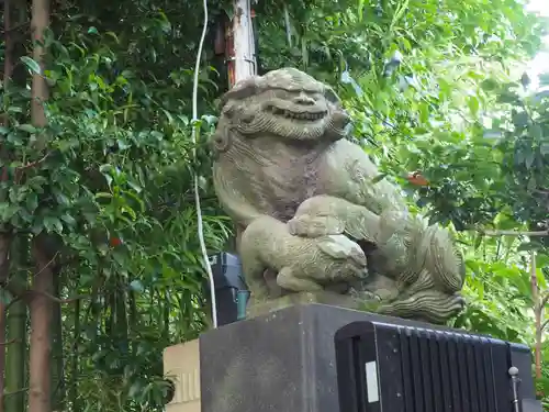 大稲荷神社の狛犬