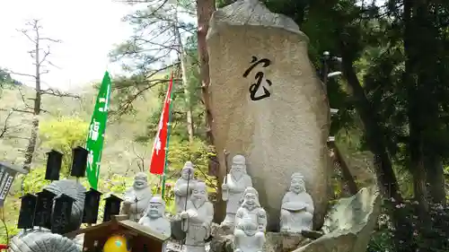 徳善院明王密寺の仏像