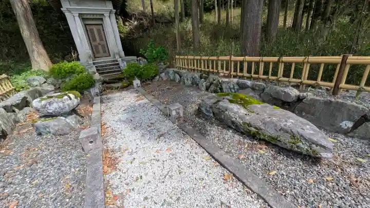 一ノ宮神社の{uncategorized: "未分類", other: "その他", undefined: "問題あり", building: "その他建物", grave: "お墓", sacred_gate: "鳥居", guardian: "狛犬", statue: "像", buddha: "仏像", history: "歴史", nature: "自然", garden: "庭園", animal: "動物", pagoda: "塔", temizu: "手水舎", mountain_gate: "山門・神門", sanctuary: "本殿・本堂", subordinate: "末社・摂社", art: "芸術", scenery: "景色", jizo: "地蔵", ema: "絵馬", goshuin: "御朱印", omikuji: "おみくじ", items: "授与品その他", amulet: "お守り", goshuincho: "御朱印帳", eats: "食事", festival: "お祭り", votive_dance: "神楽", shichigosan: "七五三参", wedding: "結婚式", experience: "体験その他", initially: "初詣", around: "周辺", anti_infection: "感染症対策"}