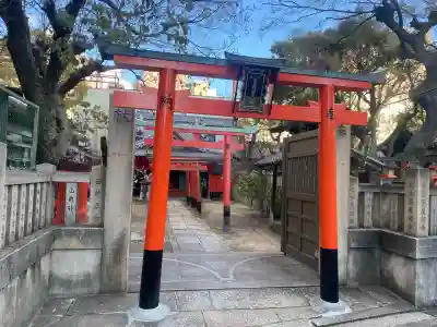 赤土稲荷大明神の{uncategorized: "未分類", other: "その他", undefined: "問題あり", building: "その他建物", grave: "お墓", sacred_gate: "鳥居", guardian: "狛犬", statue: "像", buddha: "仏像", history: "歴史", nature: "自然", garden: "庭園", animal: "動物", pagoda: "塔", temizu: "手水舎", mountain_gate: "山門・神門", sanctuary: "本殿・本堂", subordinate: "末社・摂社", art: "芸術", scenery: "景色", jizo: "地蔵", ema: "絵馬", goshuin: "御朱印", omikuji: "おみくじ", items: "授与品その他", amulet: "お守り", goshuincho: "御朱印帳", eats: "食事", festival: "お祭り", votive_dance: "神楽", shichigosan: "七五三参", wedding: "結婚式", experience: "体験その他", initially: "初詣", around: "周辺", anti_infection: "感染症対策"}