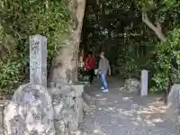 朽羅神社(皇大神宮摂社)の{uncategorized: "未分類", other: "その他", undefined: "問題あり", building: "その他建物", grave: "お墓", sacred_gate: "鳥居", guardian: "狛犬", statue: "像", buddha: "仏像", history: "歴史", nature: "自然", garden: "庭園", animal: "動物", pagoda: "塔", temizu: "手水舎", mountain_gate: "山門・神門", sanctuary: "本殿・本堂", subordinate: "末社・摂社", art: "芸術", scenery: "景色", jizo: "地蔵", ema: "絵馬", goshuin: "御朱印", omikuji: "おみくじ", items: "授与品その他", amulet: "お守り", goshuincho: "御朱印帳", eats: "食事", festival: "お祭り", votive_dance: "神楽", shichigosan: "七五三参", wedding: "結婚式", experience: "体験その他", initially: "初詣", around: "周辺", anti_infection: "感染症対策"}