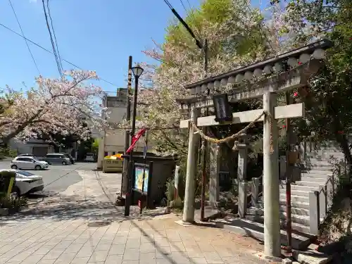 舘山寺の{uncategorized: "未分類", other: "その他", undefined: "問題あり", building: "その他建物", grave: "お墓", sacred_gate: "鳥居", guardian: "狛犬", statue: "像", buddha: "仏像", history: "歴史", nature: "自然", garden: "庭園", animal: "動物", pagoda: "塔", temizu: "手水舎", mountain_gate: "山門・神門", sanctuary: "本殿・本堂", subordinate: "末社・摂社", art: "芸術", scenery: "景色", jizo: "地蔵", ema: "絵馬", goshuin: "御朱印", omikuji: "おみくじ", items: "授与品その他", amulet: "お守り", goshuincho: "御朱印帳", eats: "食事", festival: "お祭り", votive_dance: "神楽", shichigosan: "七五三参", wedding: "結婚式", experience: "体験その他", initially: "初詣", around: "周辺", anti_infection: "感染症対策"}