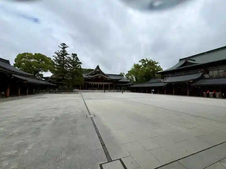 寒川神社の{uncategorized: "未分類", other: "その他", undefined: "問題あり", building: "その他建物", grave: "お墓", sacred_gate: "鳥居", guardian: "狛犬", statue: "像", buddha: "仏像", history: "歴史", nature: "自然", garden: "庭園", animal: "動物", pagoda: "塔", temizu: "手水舎", mountain_gate: "山門・神門", sanctuary: "本殿・本堂", subordinate: "末社・摂社", art: "芸術", scenery: "景色", jizo: "地蔵", ema: "絵馬", goshuin: "御朱印", omikuji: "おみくじ", items: "授与品その他", amulet: "お守り", goshuincho: "御朱印帳", eats: "食事", festival: "お祭り", votive_dance: "神楽", shichigosan: "七五三参", wedding: "結婚式", experience: "体験その他", initially: "初詣", around: "周辺", anti_infection: "感染症対策"}