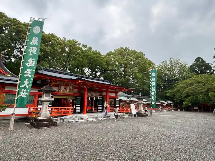 熊野速玉大社の{uncategorized: "未分類", other: "その他", undefined: "問題あり", building: "その他建物", grave: "お墓", sacred_gate: "鳥居", guardian: "狛犬", statue: "像", buddha: "仏像", history: "歴史", nature: "自然", garden: "庭園", animal: "動物", pagoda: "塔", temizu: "手水舎", mountain_gate: "山門・神門", sanctuary: "本殿・本堂", subordinate: "末社・摂社", art: "芸術", scenery: "景色", jizo: "地蔵", ema: "絵馬", goshuin: "御朱印", omikuji: "おみくじ", items: "授与品その他", amulet: "お守り", goshuincho: "御朱印帳", eats: "食事", festival: "お祭り", votive_dance: "神楽", shichigosan: "七五三参", wedding: "結婚式", experience: "体験その他", initially: "初詣", around: "周辺", anti_infection: "感染症対策"}