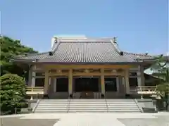 霊巌寺の本殿