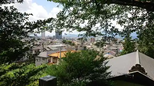 弥生神社の景色