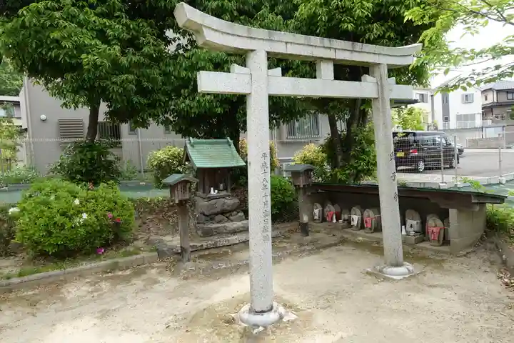殿岡神社(稲荷神社)の末社・摂社