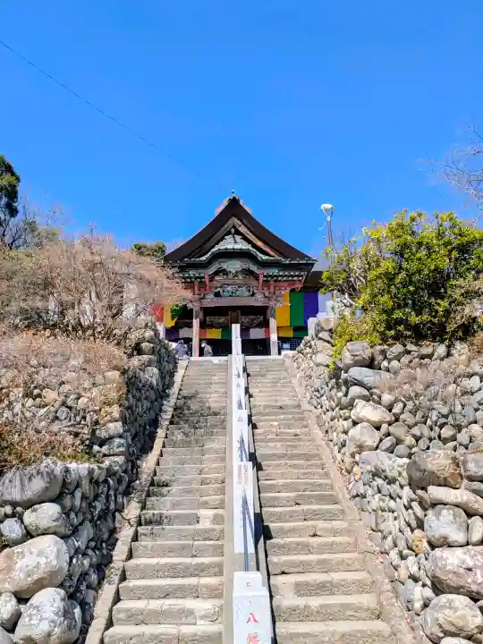 埼玉厄除け開運大師・龍泉寺(切り絵御朱印発祥の寺)の{uncategorized: "未分類", other: "その他", undefined: "問題あり", building: "その他建物", grave: "お墓", sacred_gate: "鳥居", guardian: "狛犬", statue: "像", buddha: "仏像", history: "歴史", nature: "自然", garden: "庭園", animal: "動物", pagoda: "塔", temizu: "手水舎", mountain_gate: "山門・神門", sanctuary: "本殿・本堂", subordinate: "末社・摂社", art: "芸術", scenery: "景色", jizo: "地蔵", ema: "絵馬", goshuin: "御朱印", omikuji: "おみくじ", items: "授与品その他", amulet: "お守り", goshuincho: "御朱印帳", eats: "食事", festival: "お祭り", votive_dance: "神楽", shichigosan: "七五三参", wedding: "結婚式", experience: "体験その他", initially: "初詣", around: "周辺", anti_infection: "感染症対策"}