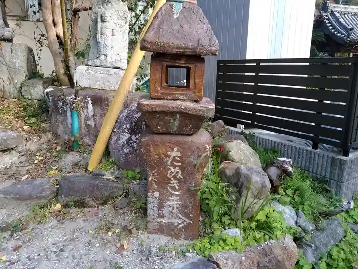 中之院(嵓窟山根本中院)の塔
