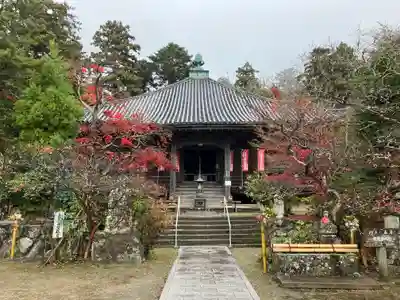 石峯寺の本殿・本堂