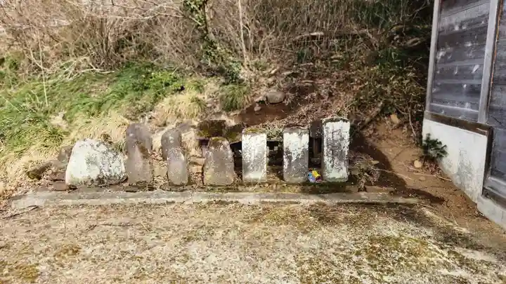 山岸稲荷神社の周辺