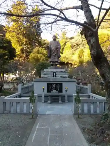 妙本寺の像