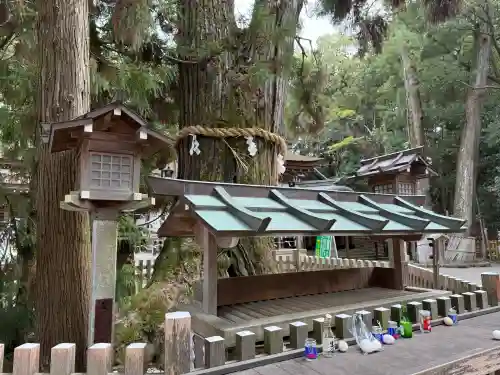 大神神社の{uncategorized: "未分類", other: "その他", undefined: "問題あり", building: "その他建物", grave: "お墓", sacred_gate: "鳥居", guardian: "狛犬", statue: "像", buddha: "仏像", history: "歴史", nature: "自然", garden: "庭園", animal: "動物", pagoda: "塔", temizu: "手水舎", mountain_gate: "山門・神門", sanctuary: "本殿・本堂", subordinate: "末社・摂社", art: "芸術", scenery: "景色", jizo: "地蔵", ema: "絵馬", goshuin: "御朱印", omikuji: "おみくじ", items: "授与品その他", amulet: "お守り", goshuincho: "御朱印帳", eats: "食事", festival: "お祭り", votive_dance: "神楽", shichigosan: "七五三参", wedding: "結婚式", experience: "体験その他", initially: "初詣", around: "周辺", anti_infection: "感染症対策"}