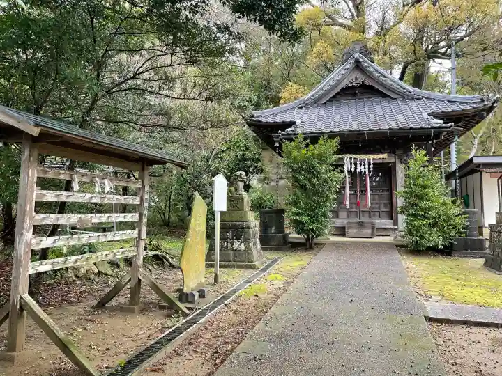 菅原神社の{uncategorized: "未分類", other: "その他", undefined: "問題あり", building: "その他建物", grave: "お墓", sacred_gate: "鳥居", guardian: "狛犬", statue: "像", buddha: "仏像", history: "歴史", nature: "自然", garden: "庭園", animal: "動物", pagoda: "塔", temizu: "手水舎", mountain_gate: "山門・神門", sanctuary: "本殿・本堂", subordinate: "末社・摂社", art: "芸術", scenery: "景色", jizo: "地蔵", ema: "絵馬", goshuin: "御朱印", omikuji: "おみくじ", items: "授与品その他", amulet: "お守り", goshuincho: "御朱印帳", eats: "食事", festival: "お祭り", votive_dance: "神楽", shichigosan: "七五三参", wedding: "結婚式", experience: "体験その他", initially: "初詣", around: "周辺", anti_infection: "感染症対策"}
