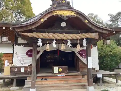 雄郡神社の本殿