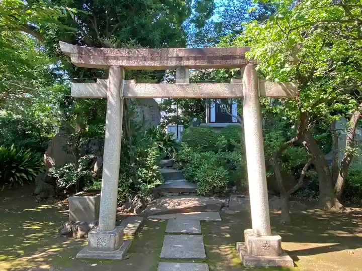 品川神社の鳥居