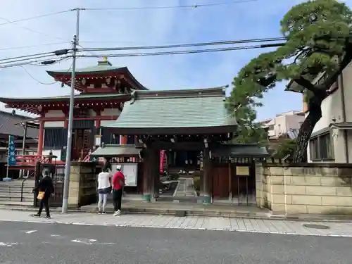 本成院の山門