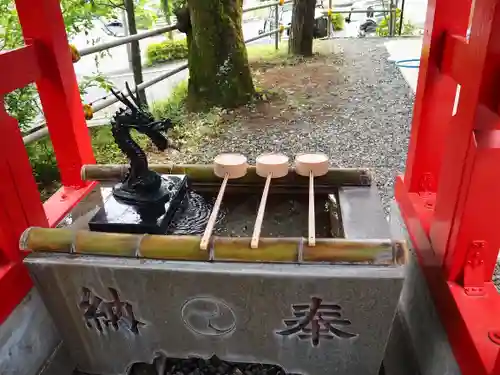 南大沢八幡神社の手水舎