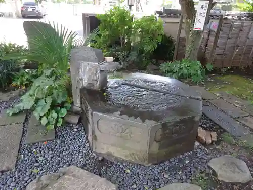 宗仲寺の手水舎