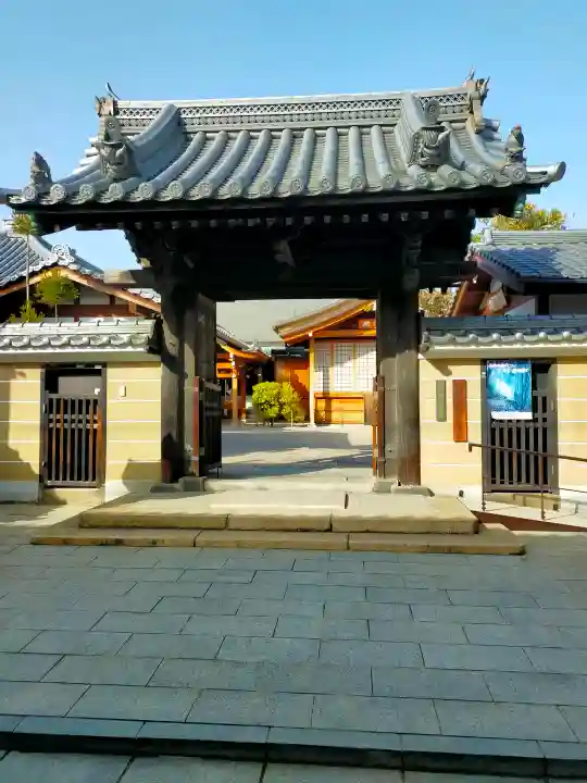 大覚寺の{uncategorized: "未分類", other: "その他", undefined: "問題あり", building: "その他建物", grave: "お墓", sacred_gate: "鳥居", guardian: "狛犬", statue: "像", buddha: "仏像", history: "歴史", nature: "自然", garden: "庭園", animal: "動物", pagoda: "塔", temizu: "手水舎", mountain_gate: "山門・神門", sanctuary: "本殿・本堂", subordinate: "末社・摂社", art: "芸術", scenery: "景色", jizo: "地蔵", ema: "絵馬", goshuin: "御朱印", omikuji: "おみくじ", items: "授与品その他", amulet: "お守り", goshuincho: "御朱印帳", eats: "食事", festival: "お祭り", votive_dance: "神楽", shichigosan: "七五三参", wedding: "結婚式", experience: "体験その他", initially: "初詣", around: "周辺", anti_infection: "感染症対策"}