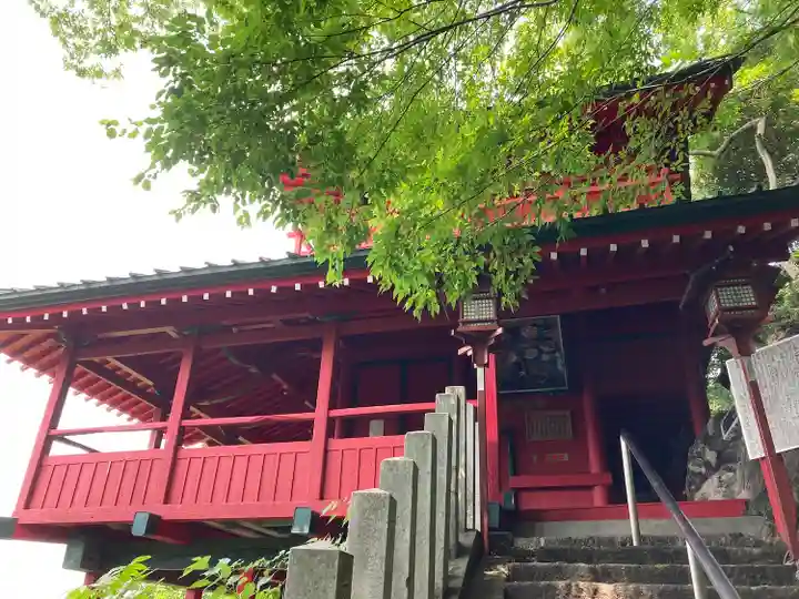 磯山弁財天の本殿・本堂