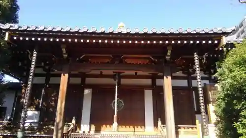 観音寺の本殿